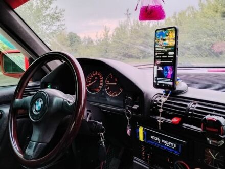 БМВ 5 Серия 1991 в Тернополе на Automoto.ua Красный БМВ 5 Серия, объемом двигателя 0 л и пробегом 500 тыс. км за 2500 $, фото 1 на Automoto.ua