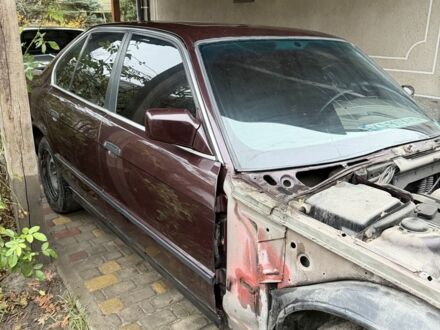 Красный БМВ 5 Серия, объемом двигателя 0 л и пробегом 240 тыс. км за 1200 $, фото 1 на Automoto.ua