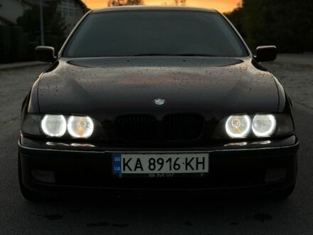 Красный БМВ 5 Серия, объемом двигателя 2 л и пробегом 330 тыс. км за 3850 $, фото 1 на Automoto.ua