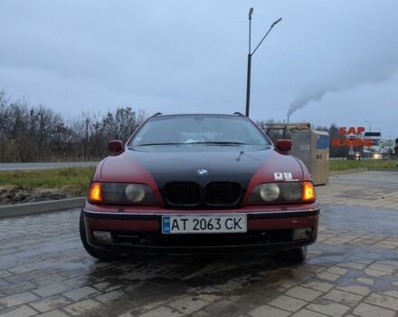 Красный БМВ 5 Серия, объемом двигателя 3 л и пробегом 400 тыс. км за 3600 $, фото 1 на Automoto.ua