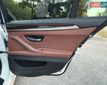БМВ 5 Серія, об'ємом двигуна 2 л та пробігом 125 тис. км за 13500 $, фото 30 на Automoto.ua