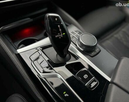 БМВ 5 Серия 2020 в Киеве на Automoto.ua БМВ 5 Серия, объемом двигателя 3 л и пробегом 133 тыс. км за 46000 $, фото 15 на Automoto.ua