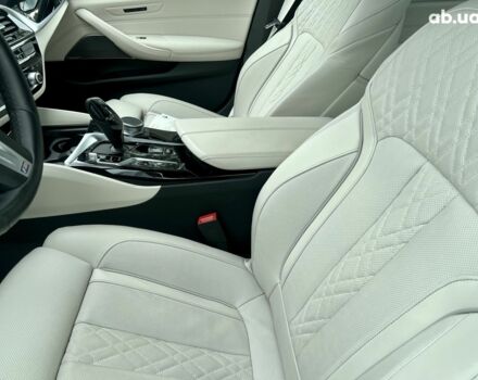 БМВ 5 Серия, объемом двигателя 3 л и пробегом 16 тыс. км за 79119 $, фото 3 на Automoto.ua