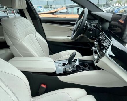 БМВ 5 Серия, объемом двигателя 3 л и пробегом 16 тыс. км за 79119 $, фото 12 на Automoto.ua