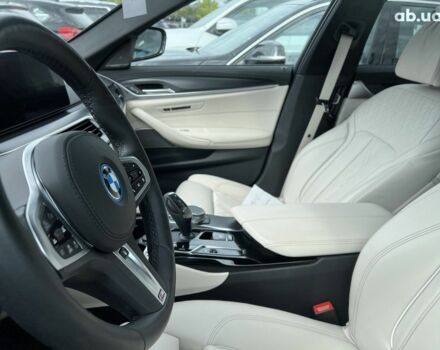 БМВ 5 Серія, об'ємом двигуна 2 л та пробігом 4 тис. км за 75859 $, фото 7 на Automoto.ua
