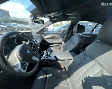 БМВ 5 Серия, объемом двигателя 3 л и пробегом 16 тыс. км за 74881 $, фото 2 на Automoto.ua