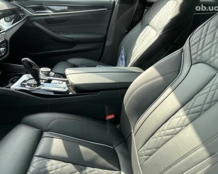 БМВ 5 Серия, объемом двигателя 3 л и пробегом 6 тыс. км за 80706 $, фото 4 на Automoto.ua