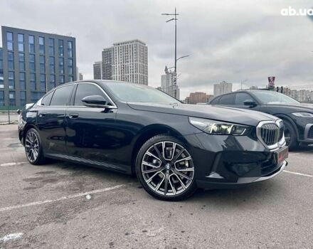 БМВ 5 Серия, объемом двигателя 2 л и пробегом 10 тыс. км за 58900 $, фото 2 на Automoto.ua