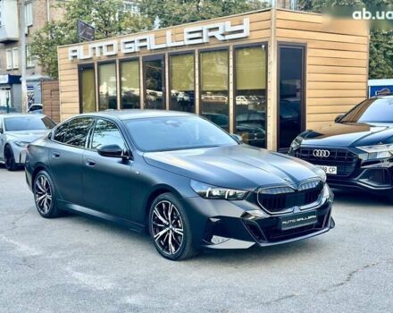 БМВ 5 Серия 2023 в Киеве на Automoto.ua БМВ 5 Серия, объемом двигателя 0 л и пробегом 26 тыс. км за 74999 $, фото 2 на Automoto.ua