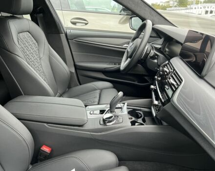 БМВ 5 Серия, объемом двигателя 3 л и пробегом 3 тыс. км за 89770 $, фото 14 на Automoto.ua