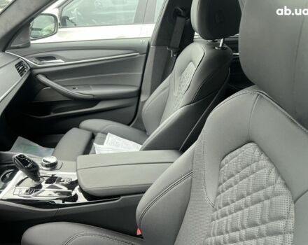 БМВ 5 Серия, объемом двигателя 3 л и пробегом 3 тыс. км за 89770 $, фото 30 на Automoto.ua