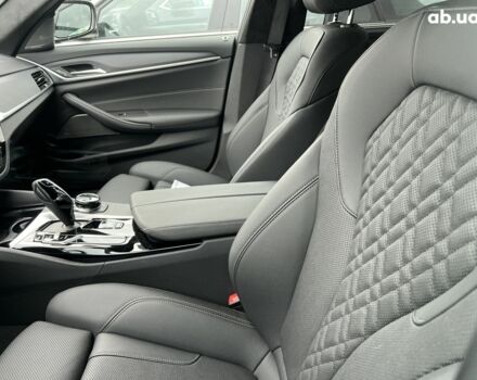 БМВ 5 Серия, объемом двигателя 3 л и пробегом 3 тыс. км за 89770 $, фото 24 на Automoto.ua