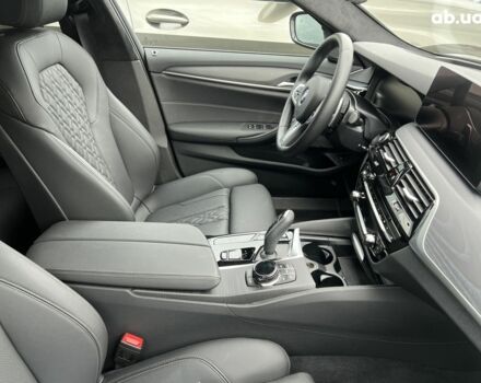 БМВ 5 Серия, объемом двигателя 3 л и пробегом 3 тыс. км за 89770 $, фото 3 на Automoto.ua