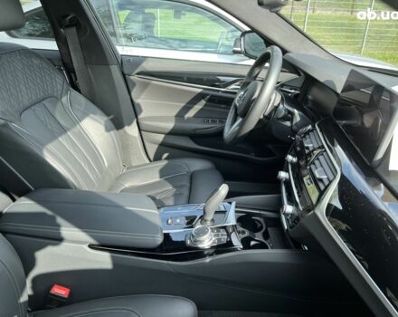 БМВ 5 Серия, объемом двигателя 3 л и пробегом 6 тыс. км за 80706 $, фото 34 на Automoto.ua
