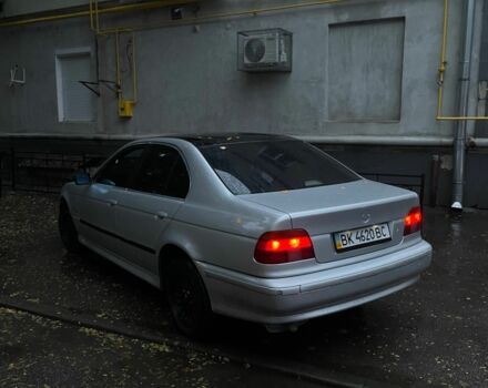 Серый БМВ 5 Серия, объемом двигателя 2.5 л и пробегом 280 тыс. км за 4500 $, фото 3 на Automoto.ua