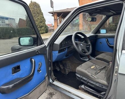 Серый БМВ 5 Серия, объемом двигателя 2.8 л и пробегом 300 тыс. км за 1200 $, фото 15 на Automoto.ua