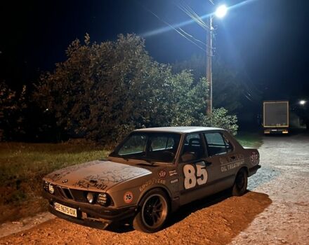 Серый БМВ 5 Серия, объемом двигателя 2 л и пробегом 666 тыс. км за 1750 $, фото 2 на Automoto.ua