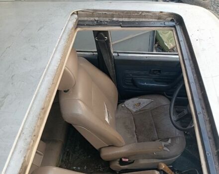 Серый БМВ 5 Серия, объемом двигателя 1.8 л и пробегом 100 тыс. км за 1000 $, фото 5 на Automoto.ua