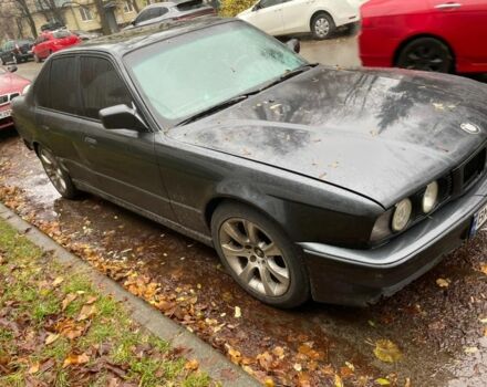 Серый БМВ 5 Серия, объемом двигателя 2 л и пробегом 390 тыс. км за 1700 $, фото 2 на Automoto.ua