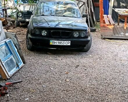 Серый БМВ 5 Серия, объемом двигателя 2 л и пробегом 300 тыс. км за 2000 $, фото 1 на Automoto.ua