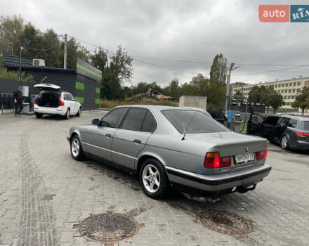 Серый БМВ 5 Серия, объемом двигателя 2.5 л и пробегом 300 тыс. км за 1250 $, фото 5 на Automoto.ua