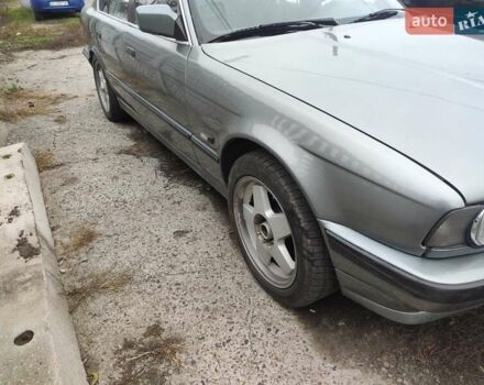 Сірий БМВ 5 Серія, об'ємом двигуна 3.5 л та пробігом 302 тис. км за 2400 $, фото 2 на Automoto.ua