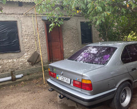 Серый БМВ 5 Серия, объемом двигателя 3 л и пробегом 450 тыс. км за 2200 $, фото 3 на Automoto.ua