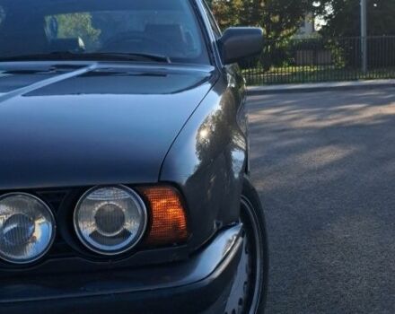 Серый БМВ 5 Серия, объемом двигателя 2.5 л и пробегом 260 тыс. км за 2400 $, фото 1 на Automoto.ua