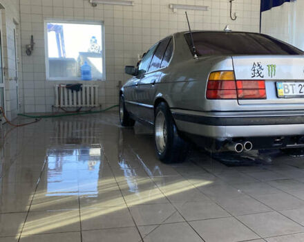 Серый БМВ 5 Серия, объемом двигателя 3 л и пробегом 450 тыс. км за 2200 $, фото 5 на Automoto.ua