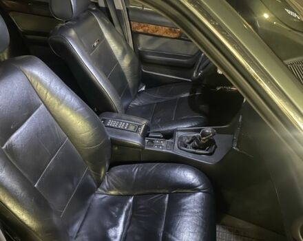 Серый БМВ 5 Серия, объемом двигателя 2 л и пробегом 332 тыс. км за 1899 $, фото 5 на Automoto.ua