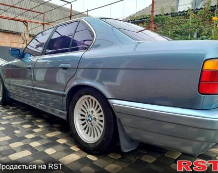 Серый БМВ 5 Серия, объемом двигателя 2 л и пробегом 300 тыс. км за 2600 $, фото 2 на Automoto.ua