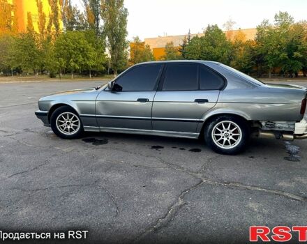 Серый БМВ 5 Серия, объемом двигателя 2 л и пробегом 300 тыс. км за 2650 $, фото 6 на Automoto.ua