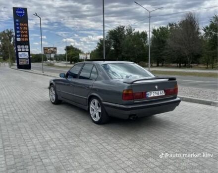 Серый БМВ 5 Серия, объемом двигателя 3 л и пробегом 800 тыс. км за 3599 $, фото 4 на Automoto.ua