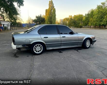 Серый БМВ 5 Серия, объемом двигателя 2 л и пробегом 300 тыс. км за 2650 $, фото 3 на Automoto.ua