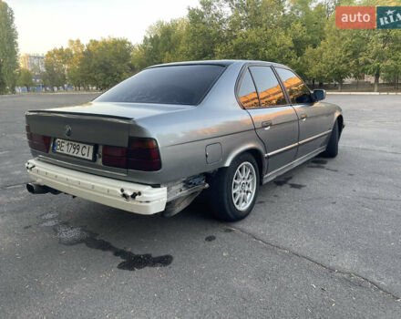 Сірий БМВ 5 Серія, об'ємом двигуна 2 л та пробігом 300 тис. км за 2650 $, фото 5 на Automoto.ua