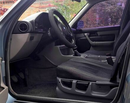 Серый БМВ 5 Серия, объемом двигателя 2 л и пробегом 300 тыс. км за 2600 $, фото 6 на Automoto.ua