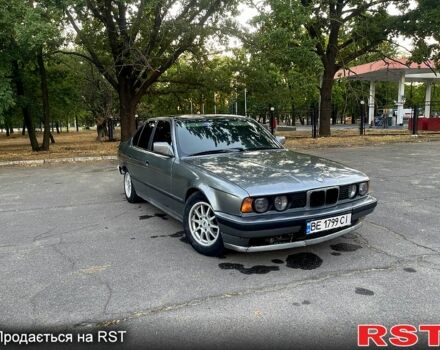 Серый БМВ 5 Серия, объемом двигателя 2 л и пробегом 300 тыс. км за 2650 $, фото 1 на Automoto.ua