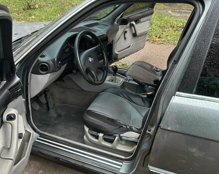 Серый БМВ 5 Серия, объемом двигателя 2 л и пробегом 310 тыс. км за 1750 $, фото 6 на Automoto.ua