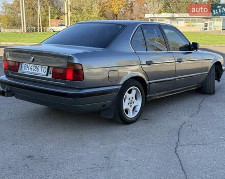 Серый БМВ 5 Серия, объемом двигателя 2 л и пробегом 295 тыс. км за 3000 $, фото 3 на Automoto.ua