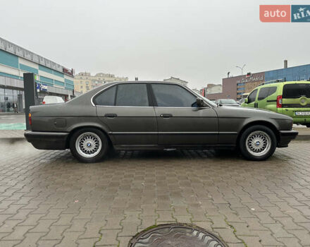 Сірий БМВ 5 Серія, об'ємом двигуна 1.99 л та пробігом 250 тис. км за 3000 $, фото 3 на Automoto.ua