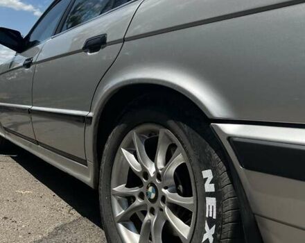Серый БМВ 5 Серия, объемом двигателя 2.5 л и пробегом 400 тыс. км за 4200 $, фото 2 на Automoto.ua