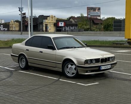 Серый БМВ 5 Серия, объемом двигателя 2 л и пробегом 333 тыс. км за 3500 $, фото 10 на Automoto.ua