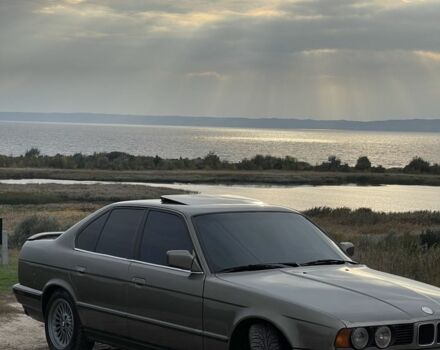 Сірий БМВ 5 Серія, об'ємом двигуна 2.5 л та пробігом 428 тис. км за 3400 $, фото 1 на Automoto.ua