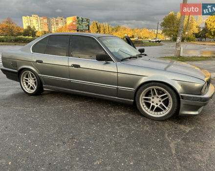 Серый БМВ 5 Серия, объемом двигателя 2 л и пробегом 425 тыс. км за 2700 $, фото 1 на Automoto.ua