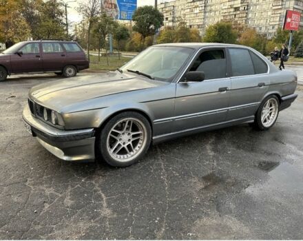 Серый БМВ 5 Серия, объемом двигателя 2.5 л и пробегом 235 тыс. км за 1250 $, фото 1 на Automoto.ua