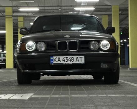 Серый БМВ 5 Серия, объемом двигателя 2 л и пробегом 250 тыс. км за 3000 $, фото 3 на Automoto.ua