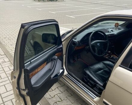 Серый БМВ 5 Серия, объемом двигателя 2 л и пробегом 333 тыс. км за 3500 $, фото 5 на Automoto.ua