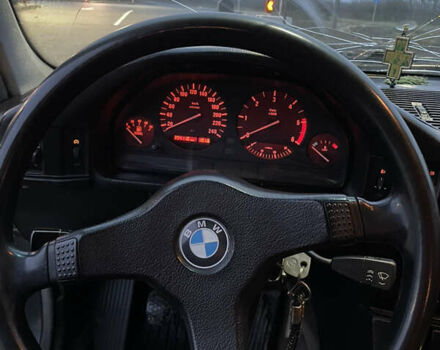 Серый БМВ 5 Серия, объемом двигателя 2.4 л и пробегом 400 тыс. км за 2500 $, фото 13 на Automoto.ua