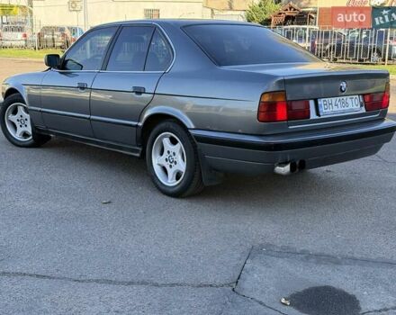 Серый БМВ 5 Серия, объемом двигателя 2 л и пробегом 295 тыс. км за 3000 $, фото 5 на Automoto.ua