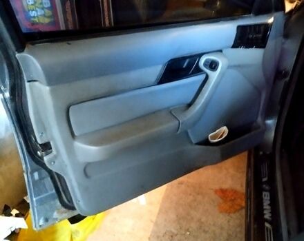 Серый БМВ 5 Серия, объемом двигателя 2 л и пробегом 150 тыс. км за 1900 $, фото 6 на Automoto.ua